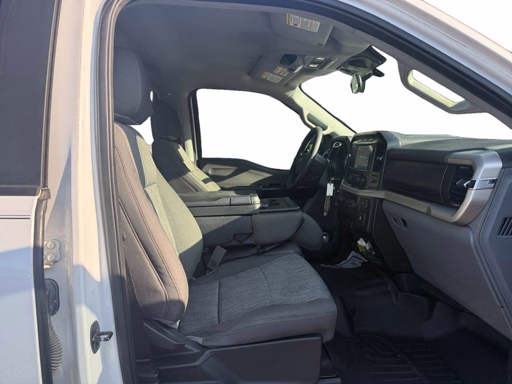 2021 Oxford White Ford F-150 XL 4X4 Truck