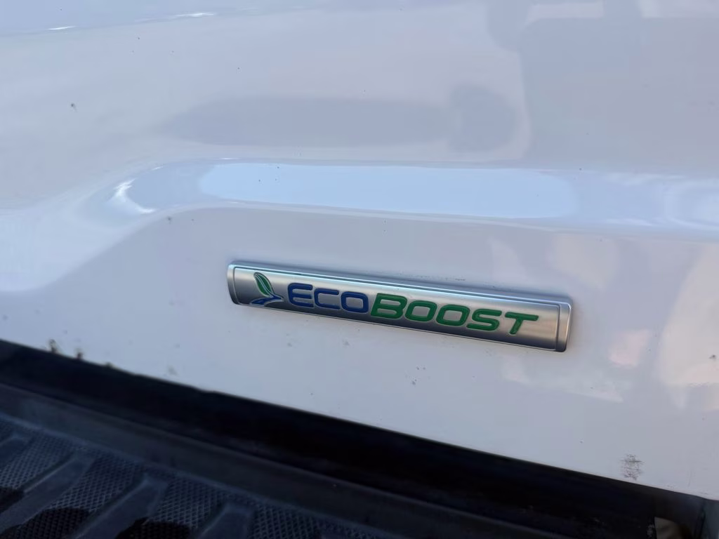 2021 Oxford White Ford F-150 XL 4X4 Truck