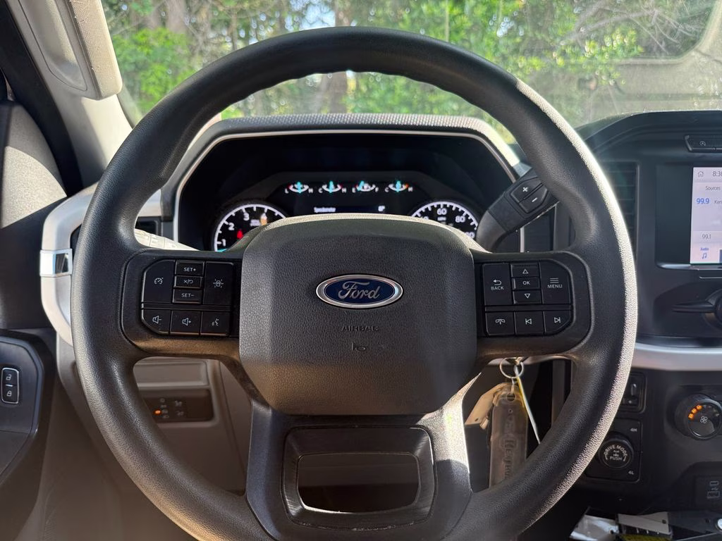 2021 Oxford White Ford F-150 XL 4X4 Truck