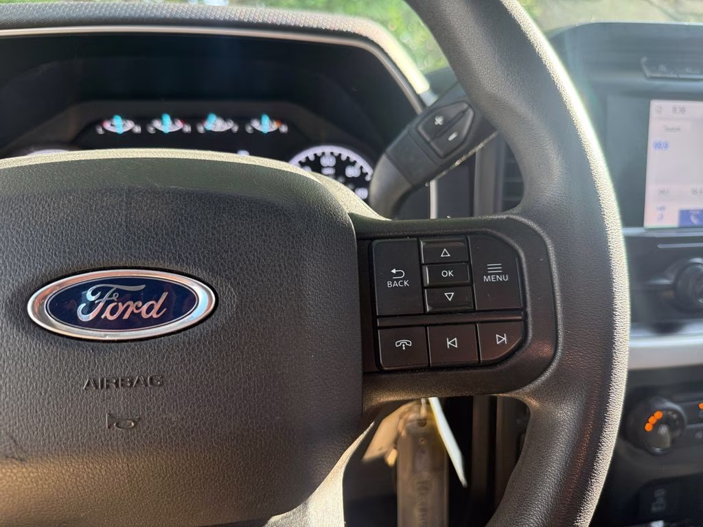 2021 Oxford White Ford F-150 XL 4X4 Truck