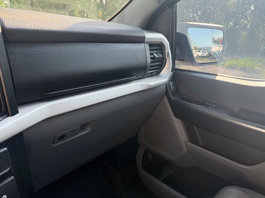 2021 Oxford White Ford F-150 XL 4X4 Truck
