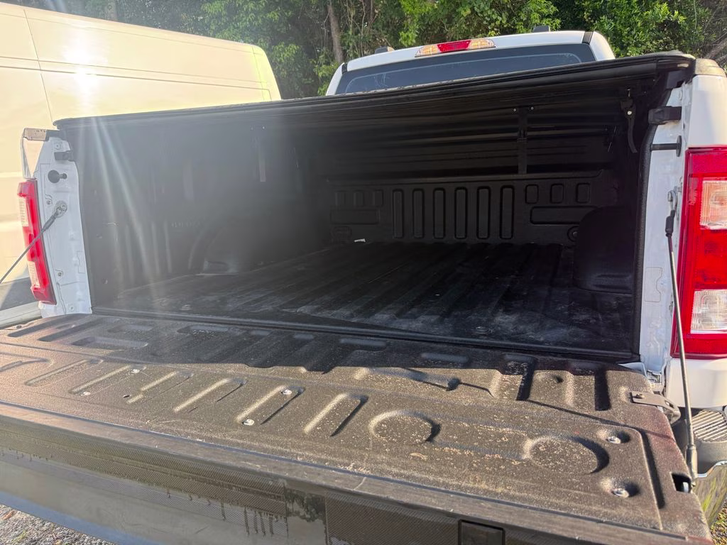 2021 Oxford White Ford F-150 XL 4X4 Truck