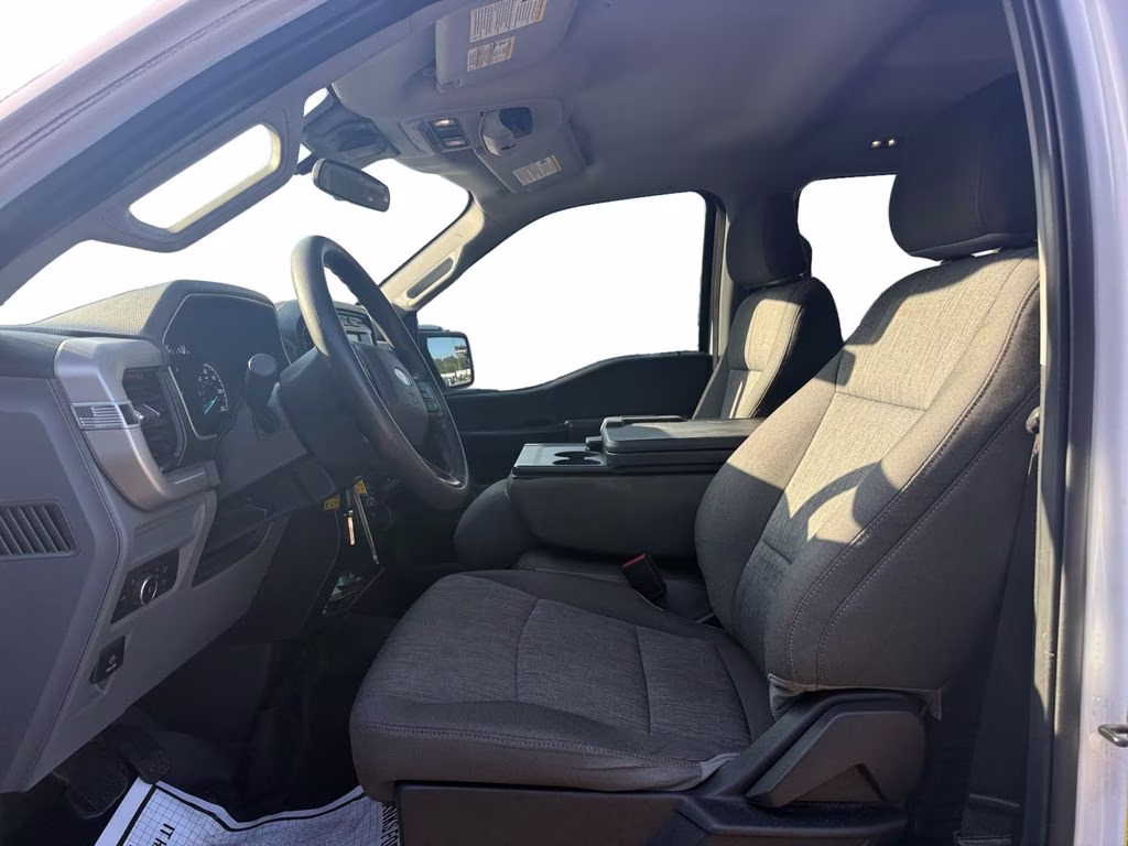 2021 Oxford White Ford F-150 XL 4X4 Truck