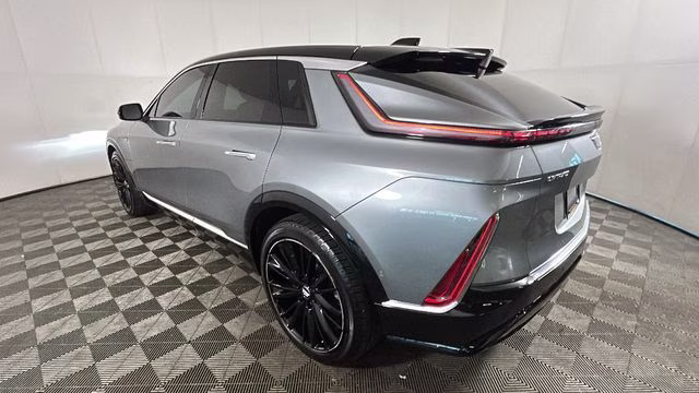 2024 Argent Silver Metallic Cadillac LYRIQ Luxury RWD SUV