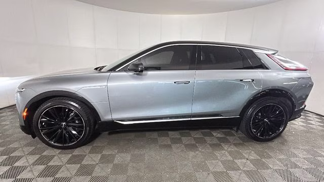 2024 Argent Silver Metallic Cadillac LYRIQ Luxury RWD SUV
