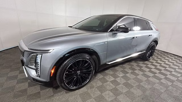 2024 Argent Silver Metallic Cadillac LYRIQ Luxury RWD SUV