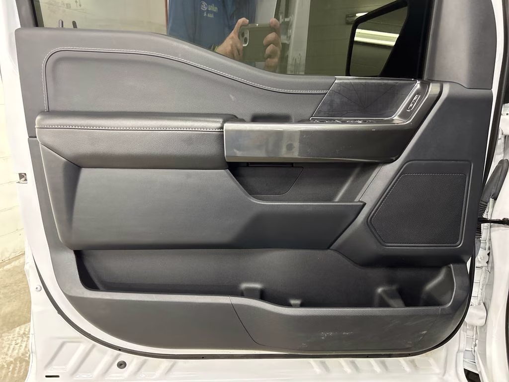 2023 Oxford White Ford F-150 XLT 4X4 Truck