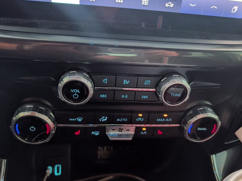 2023 Oxford White Ford F-150 XLT 4X4 Truck