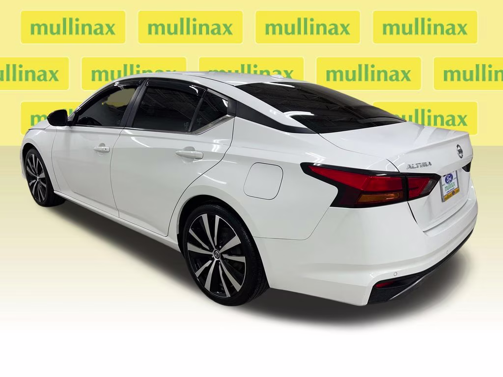 2022 Glacier White Nissan Altima 2.5 SR FWD Sedan
