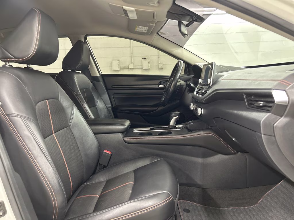 2022 Glacier White Nissan Altima 2.5 SR FWD Sedan