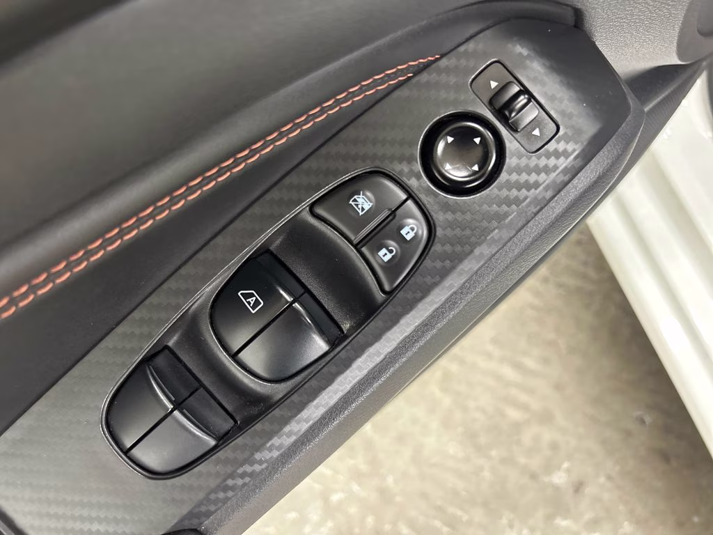 2022 Glacier White Nissan Altima 2.5 SR FWD Sedan