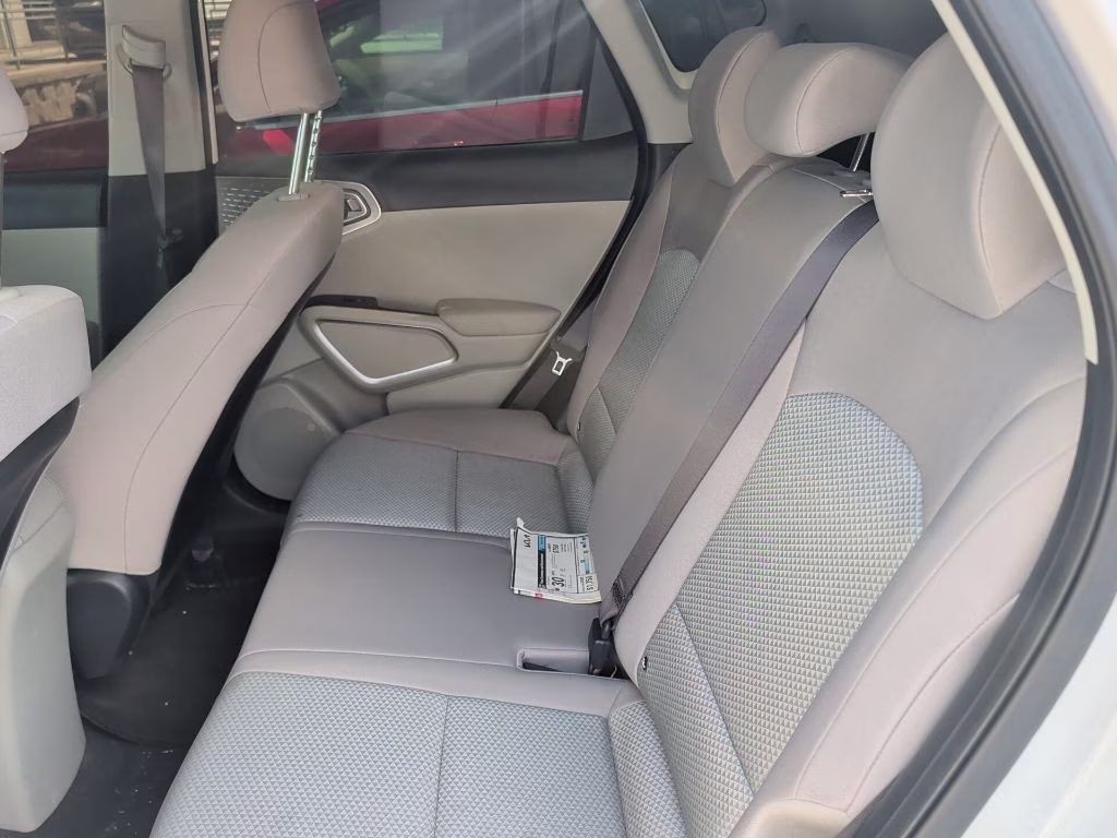 2025 Snow White Pearl Kia Soul LX FWD Hatchback