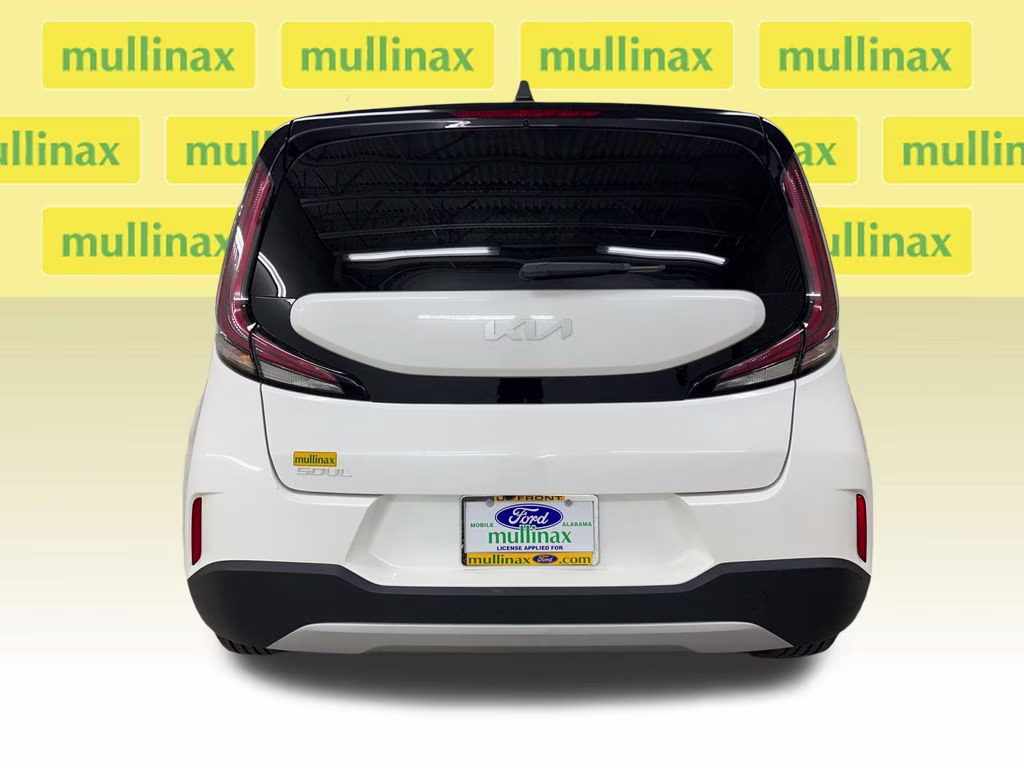 2025 Snow White Pearl Kia Soul LX FWD Hatchback