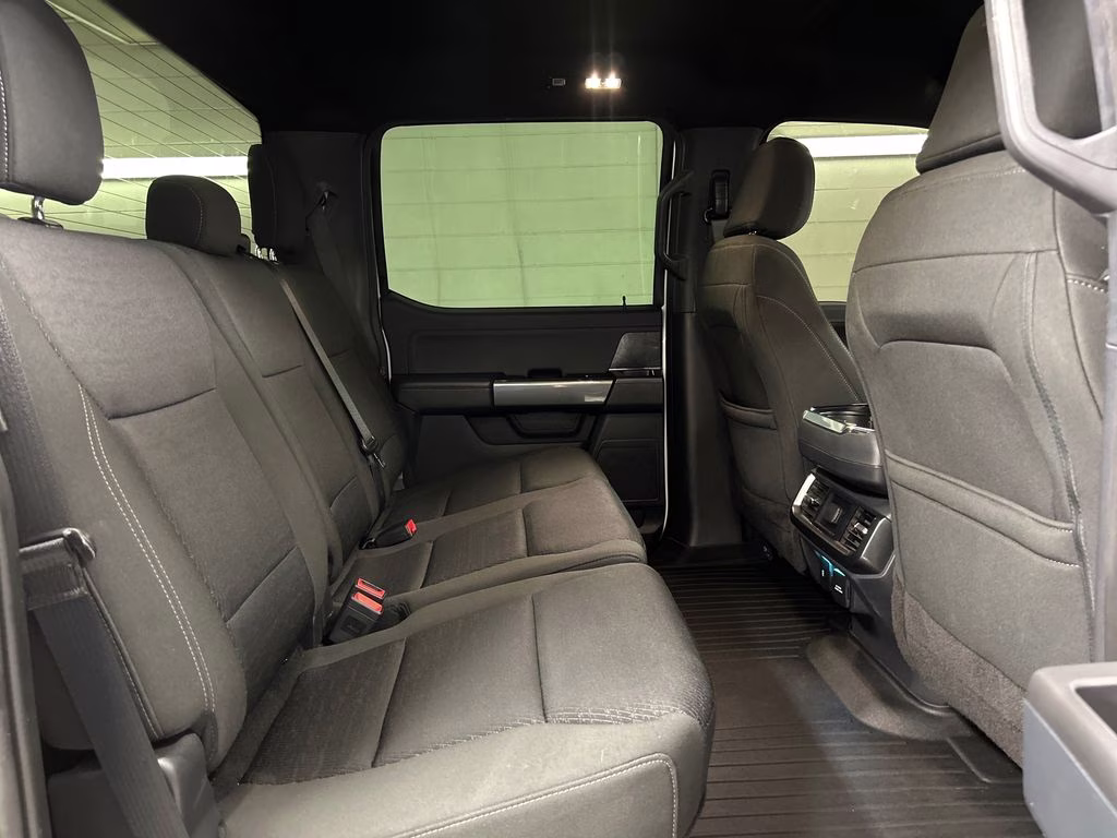 2023 Oxford White Ford F-150 XLT 4X4 Truck