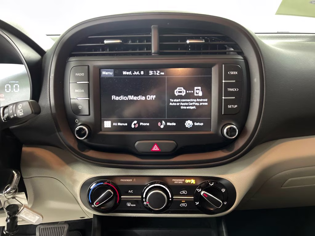 2025 Snow White Pearl Kia Soul LX FWD Hatchback
