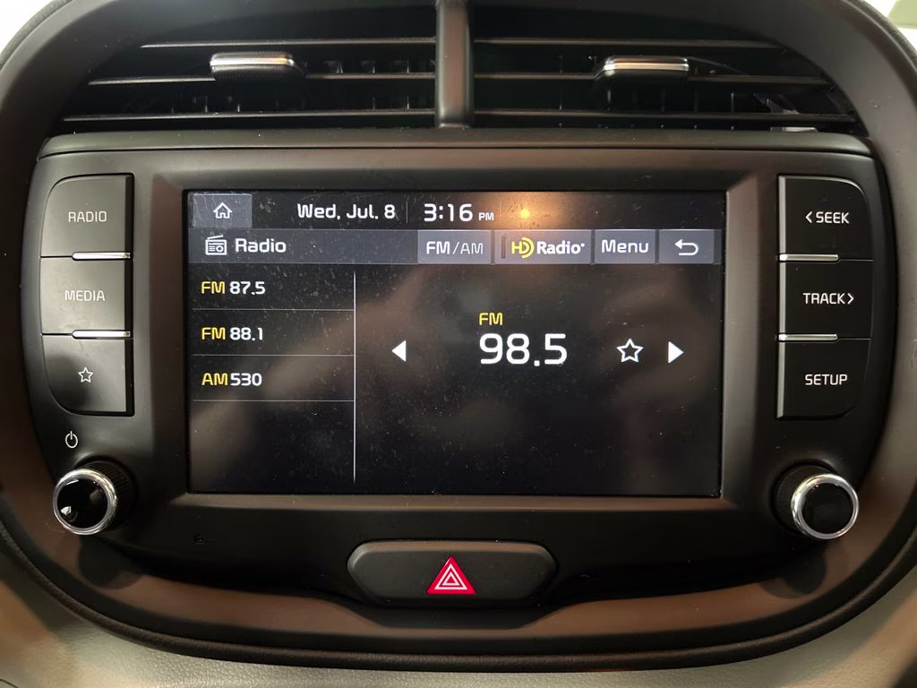 2025 Snow White Pearl Kia Soul LX FWD Hatchback