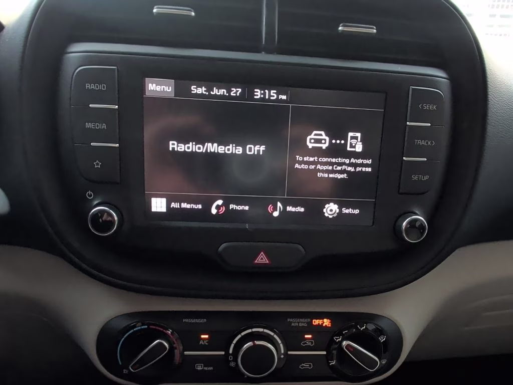 2025 Snow White Pearl Kia Soul LX FWD Hatchback