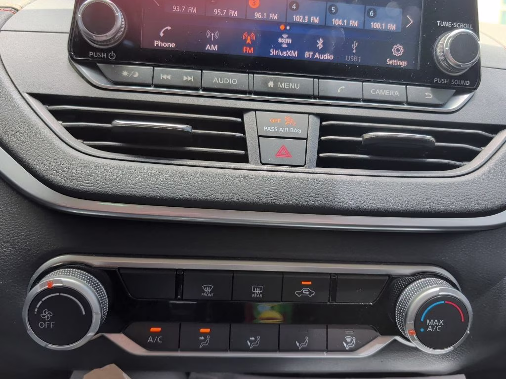 2022 Glacier White Nissan Altima 2.5 SR FWD Sedan