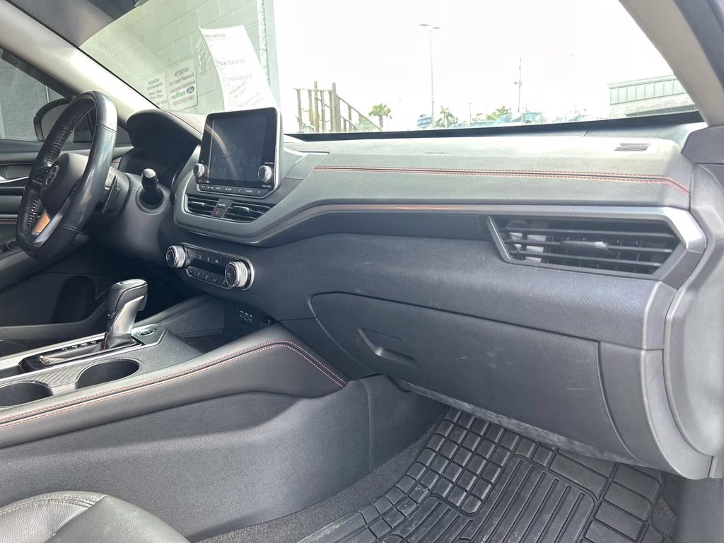 2022 Glacier White Nissan Altima 2.5 SR FWD Sedan