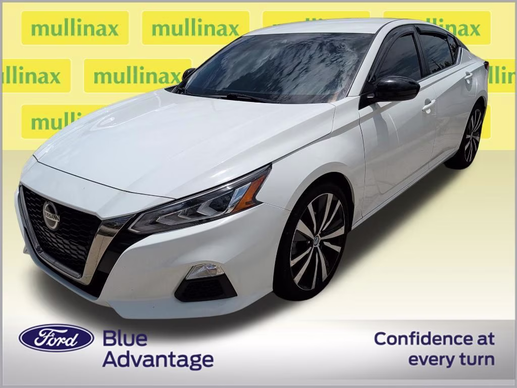 2022 Glacier White Nissan Altima 2.5 SR FWD Sedan