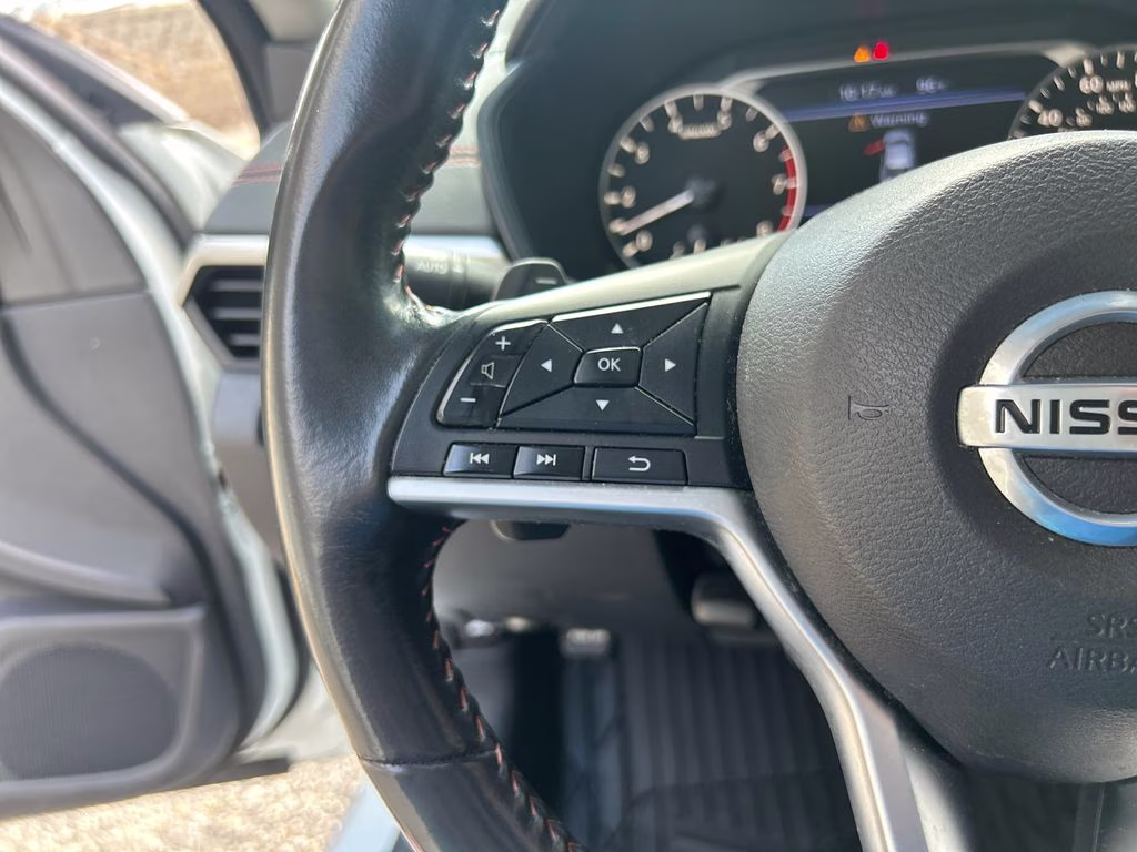 2022 Glacier White Nissan Altima 2.5 SR FWD Sedan