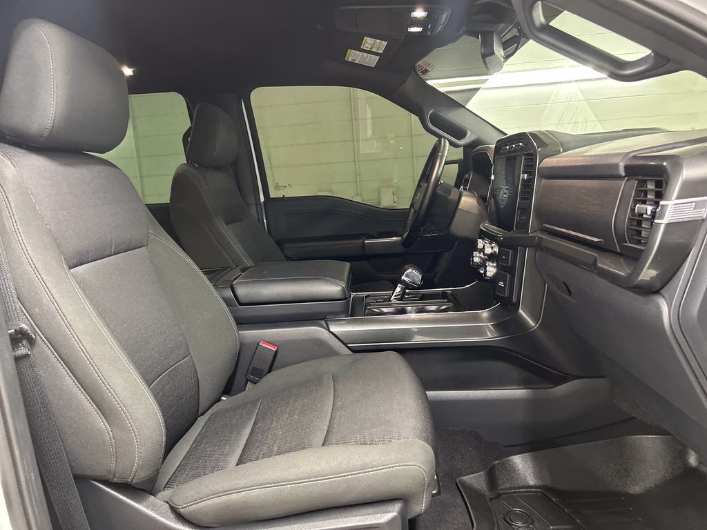 2023 Oxford White Ford F-150 XLT 4X4 Truck