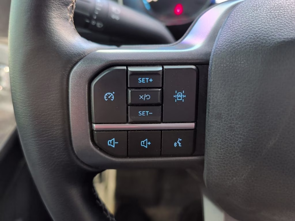 2023 Oxford White Ford F-150 XLT 4X4 Truck