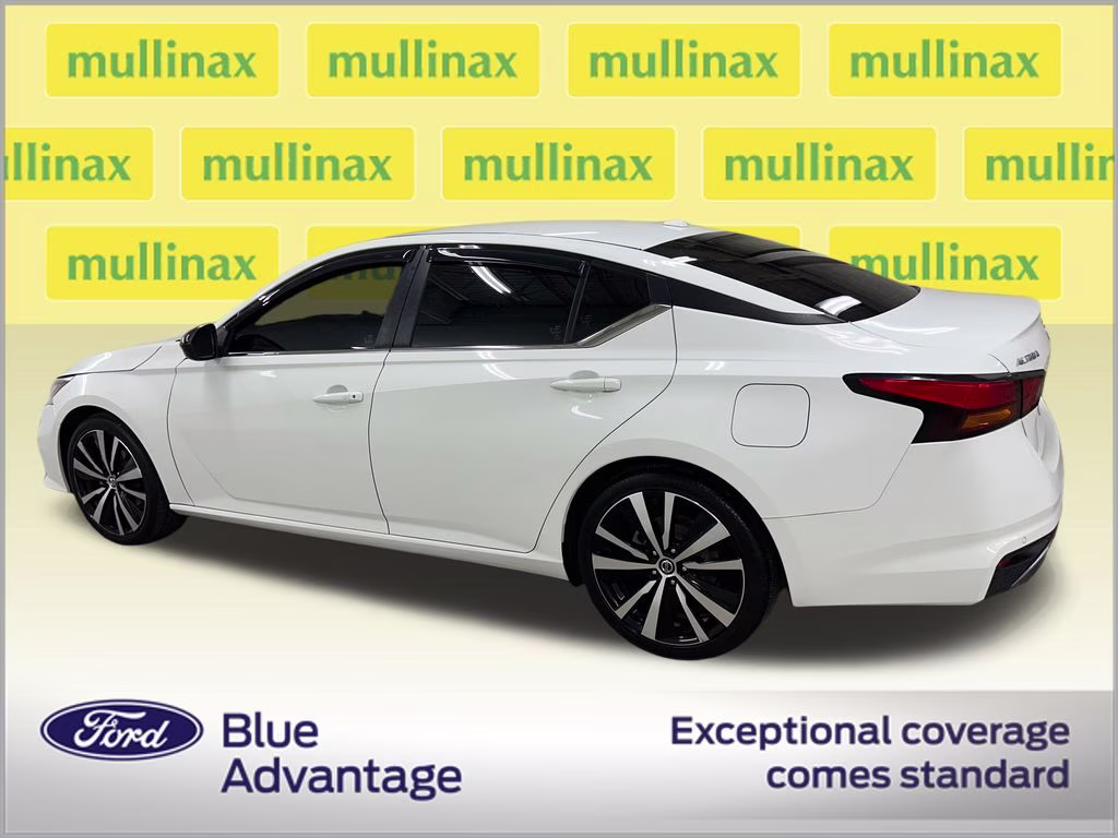 2022 Glacier White Nissan Altima 2.5 SR FWD Sedan