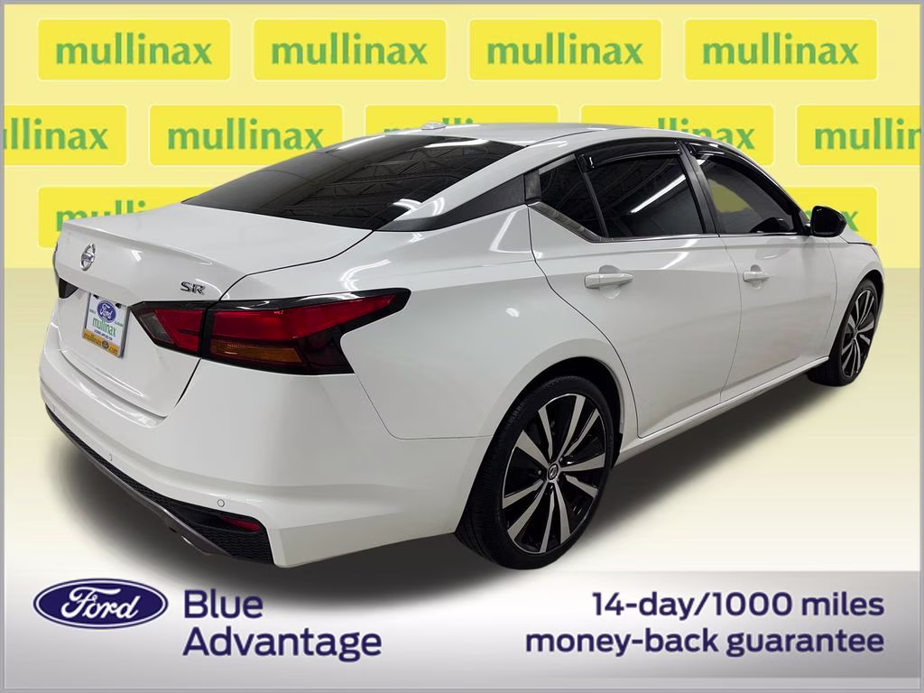 2022 Glacier White Nissan Altima 2.5 SR FWD Sedan