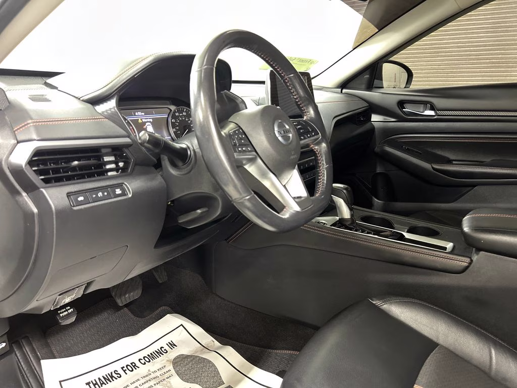 2022 Glacier White Nissan Altima 2.5 SR FWD Sedan