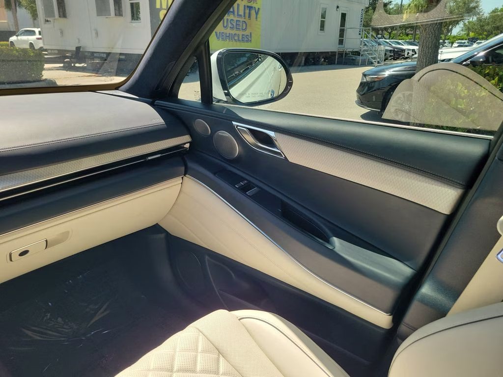 2025 Uyuni White Genesis GV80 3.5T Prestige AWD SUV