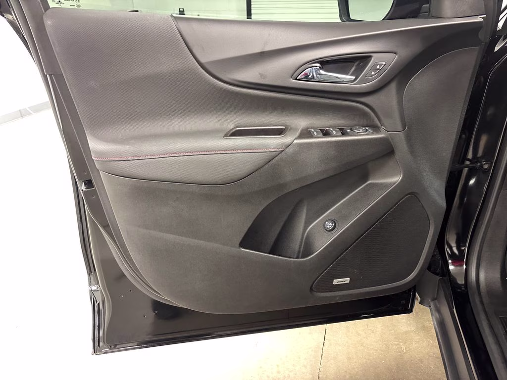 2022 Mosaic Black Metallic Chevrolet Equinox RS FWD SUV