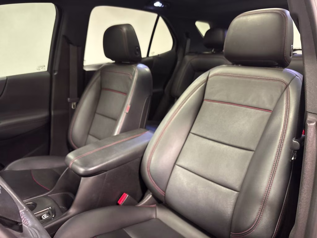 2022 Mosaic Black Metallic Chevrolet Equinox RS FWD SUV