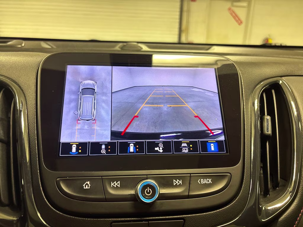 2022 Mosaic Black Metallic Chevrolet Equinox RS FWD SUV