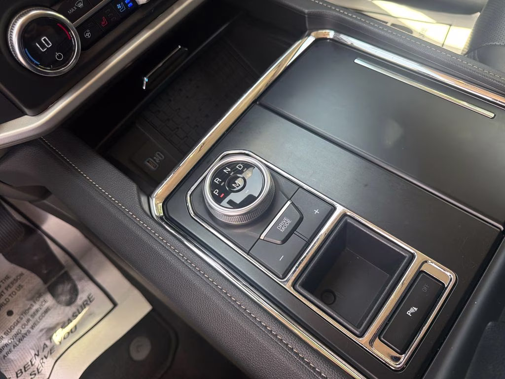2023 Blue Metallic Ford Expedition XLT RWD SUV