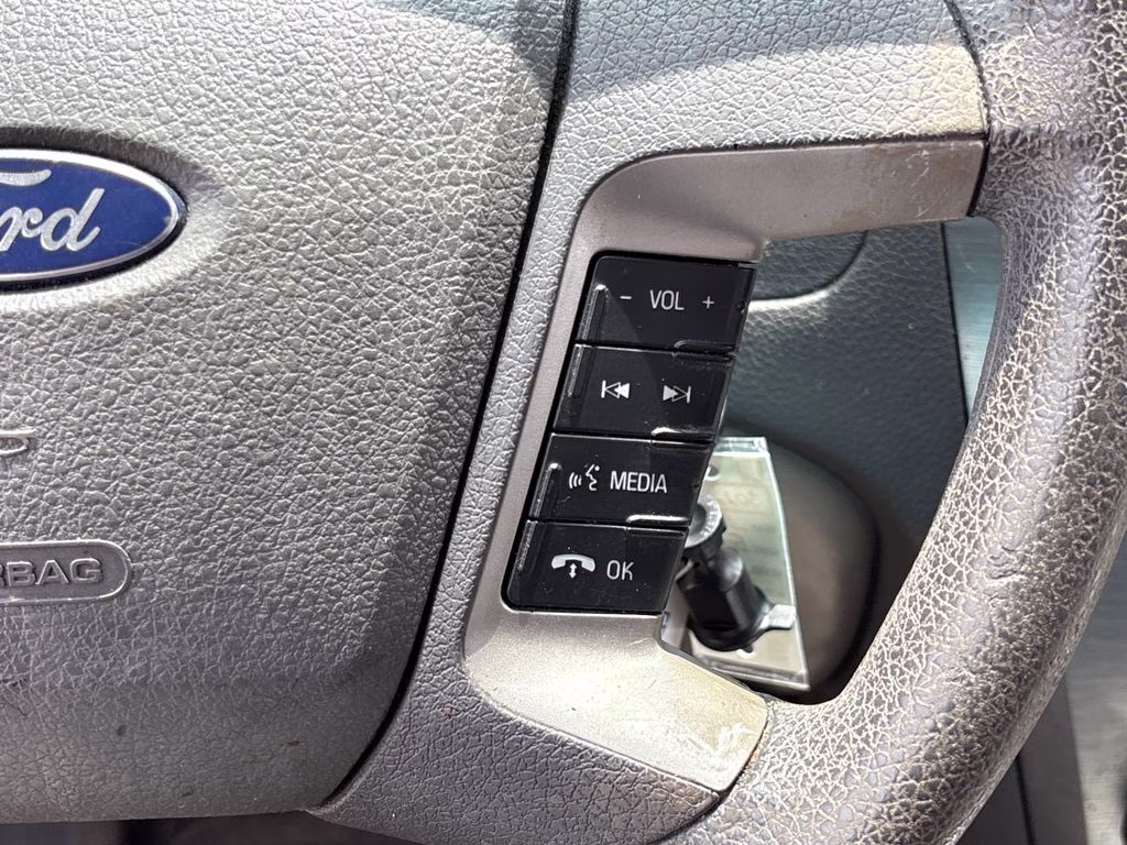 2010 White Suede Ford Fusion SE FWD Sedan