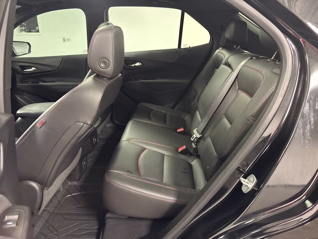 2022 Mosaic Black Metallic Chevrolet Equinox RS FWD SUV