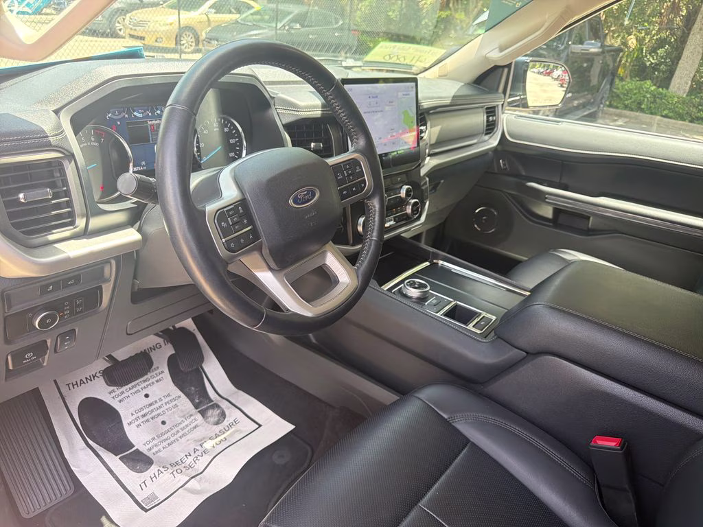 2023 Blue Metallic Ford Expedition XLT RWD SUV