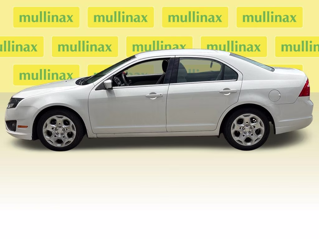 2010 White Suede Ford Fusion SE FWD Sedan