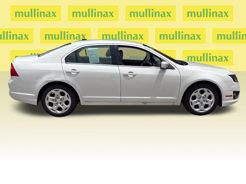 2010 White Suede Ford Fusion SE FWD Sedan