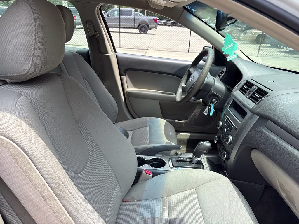 2010 White Suede Ford Fusion SE FWD Sedan