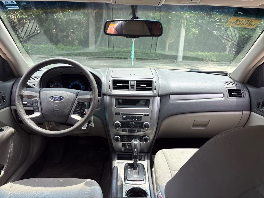 2010 White Suede Ford Fusion SE FWD Sedan