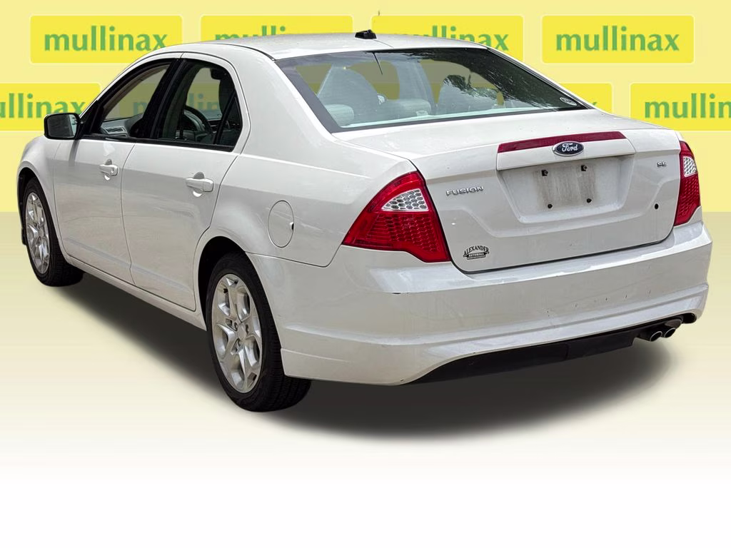 2010 White Suede Ford Fusion SE FWD Sedan