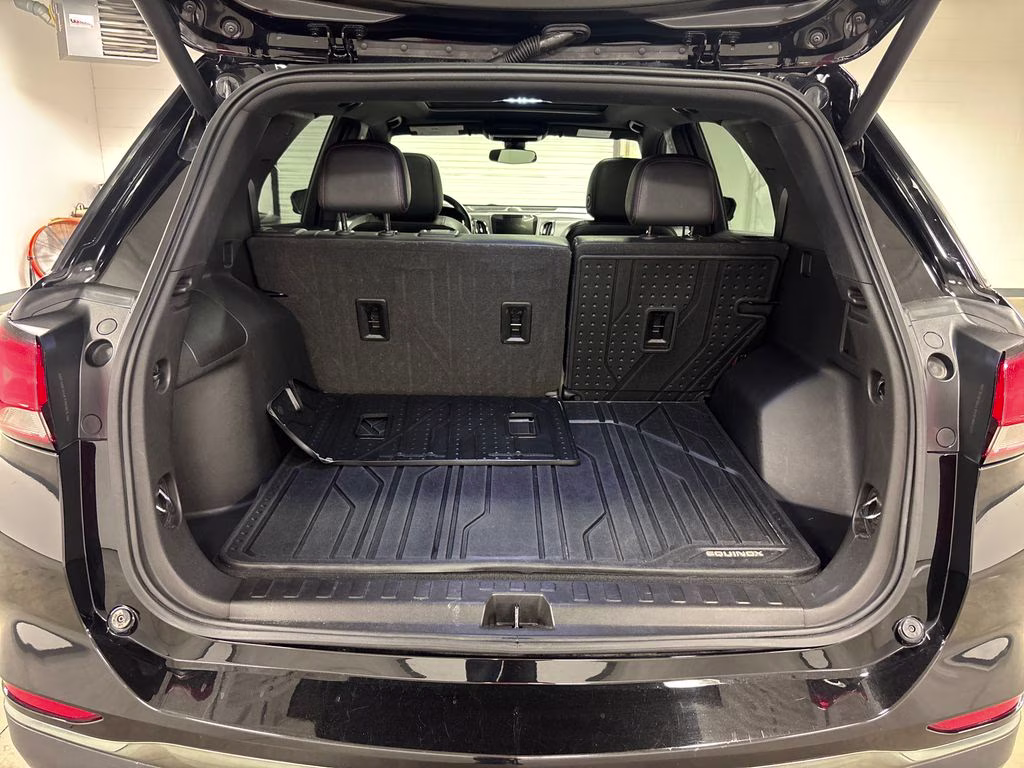 2022 Mosaic Black Metallic Chevrolet Equinox RS FWD SUV