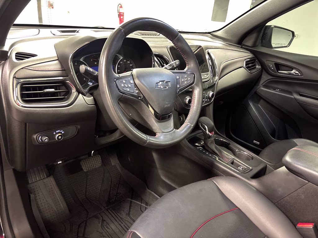 2022 Mosaic Black Metallic Chevrolet Equinox RS FWD SUV