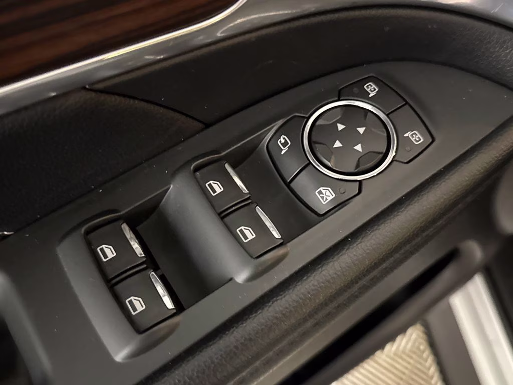 2016 Ingot Silver Metallic Ford Explorer Limited FWD SUV