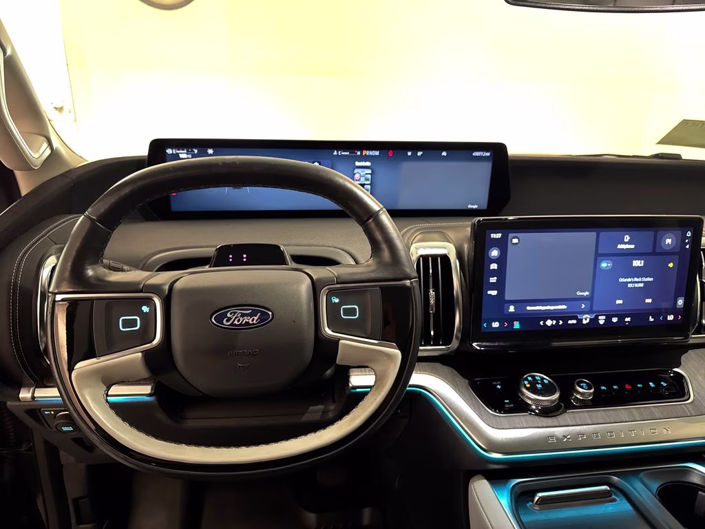 2025 Dark Matter Gray Metallic Ford Expedition Platinum 4X4 SUV