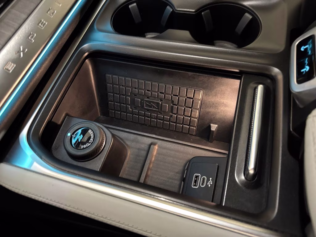 2025 Dark Matter Gray Metallic Ford Expedition Platinum 4X4 SUV