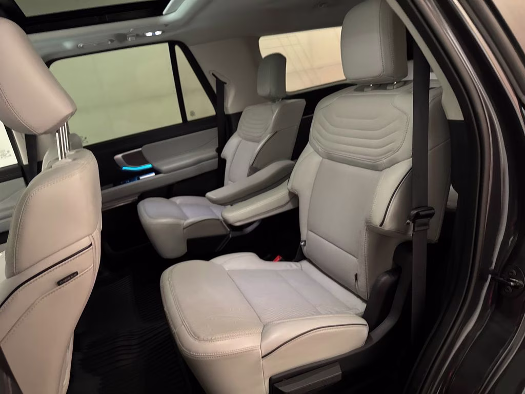 2025 Dark Matter Gray Metallic Ford Expedition Platinum 4X4 SUV