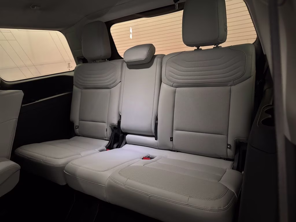 2025 Dark Matter Gray Metallic Ford Expedition Platinum 4X4 SUV